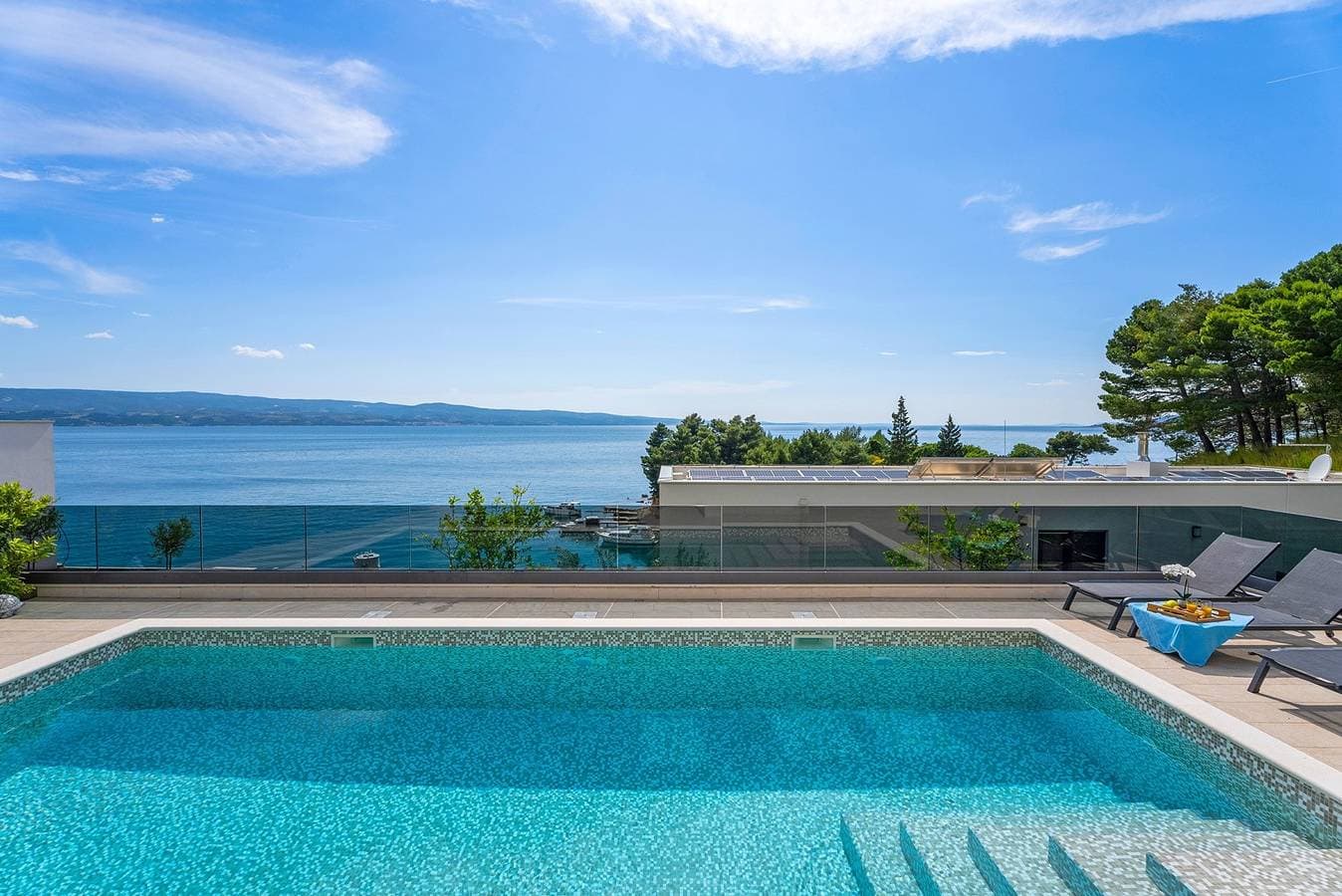 Foto 5 von 50: Neu! Luxus, direkt am Meer Villa Ivan mit beheiztem Pool nur 100 m vom Strand
