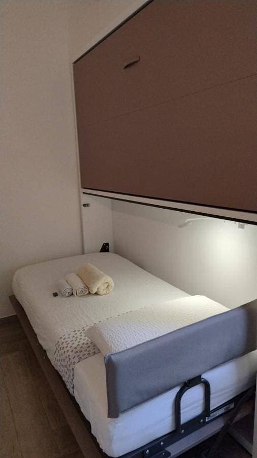 Foto 2 von 8: Quadruple Room with Private External Bathroom