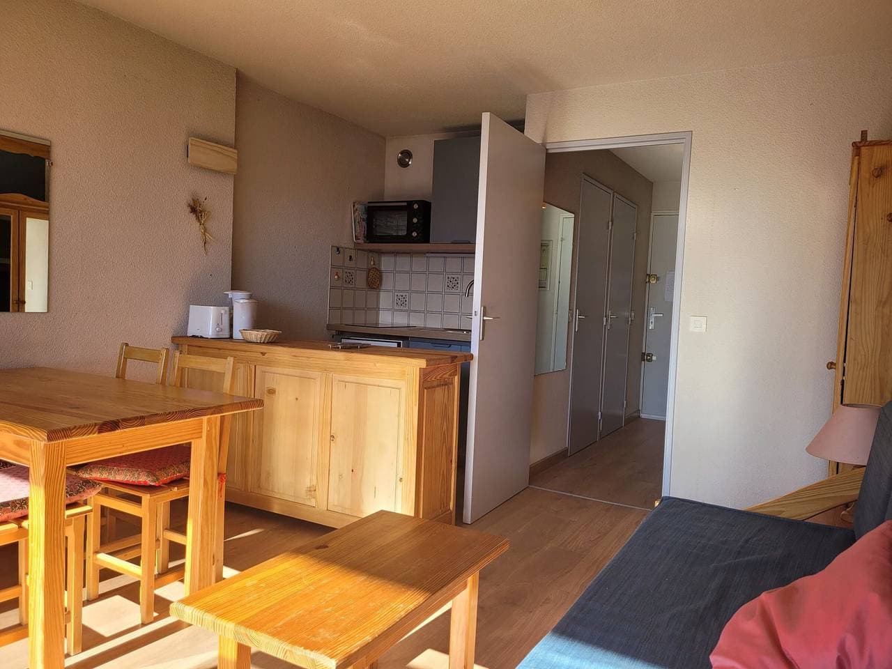Helles Studio für 4, Balkon mit Talblick 1