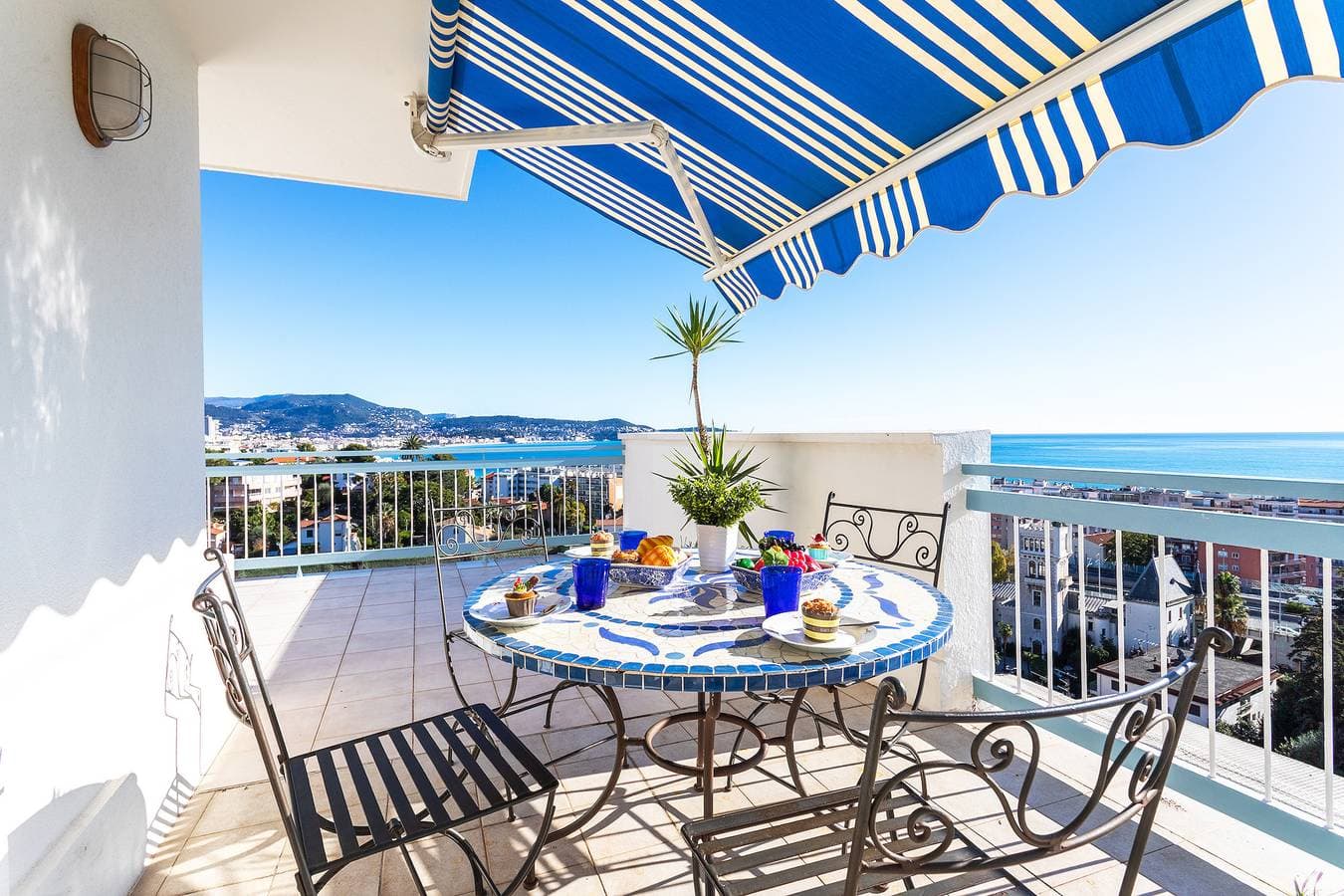 Foto 3 von 28: Vue Des Anges By Riviera Holiday Homes