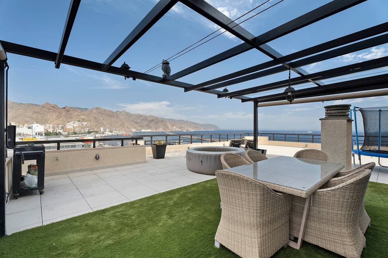 Foto 2 von 28: Ferienhaus 'Piso De Lujo' mit Meerblick, WLAN und Klimaanlage
