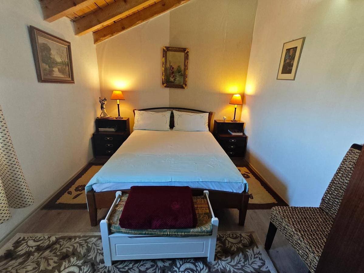 Foto 4 von 19: Double Room with Shared Bathroom