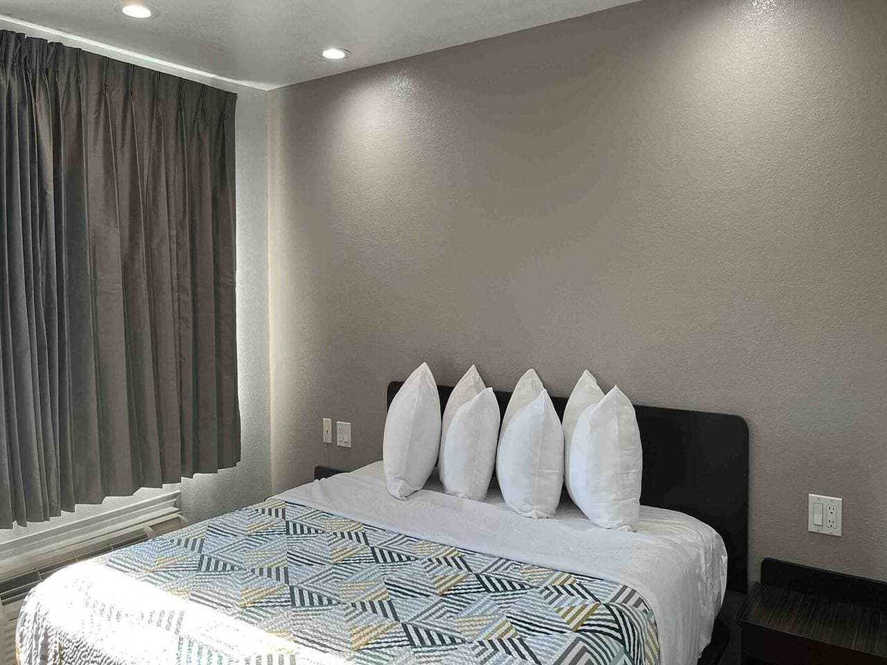 Foto 7 von 21: 1 Kingsize-bett | Nichtraucher