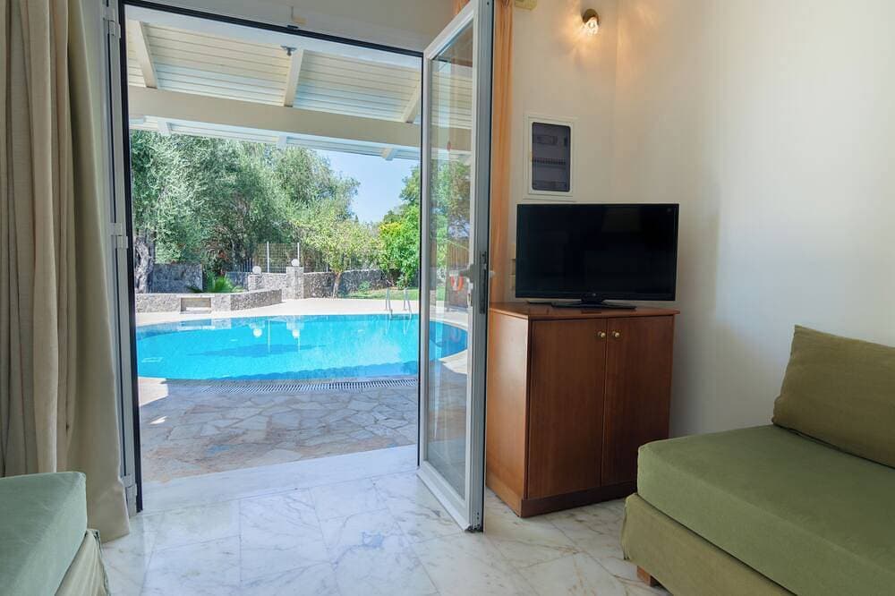 Foto 12 von 25: Private Pool Villa Aleca in Dassia Corfu