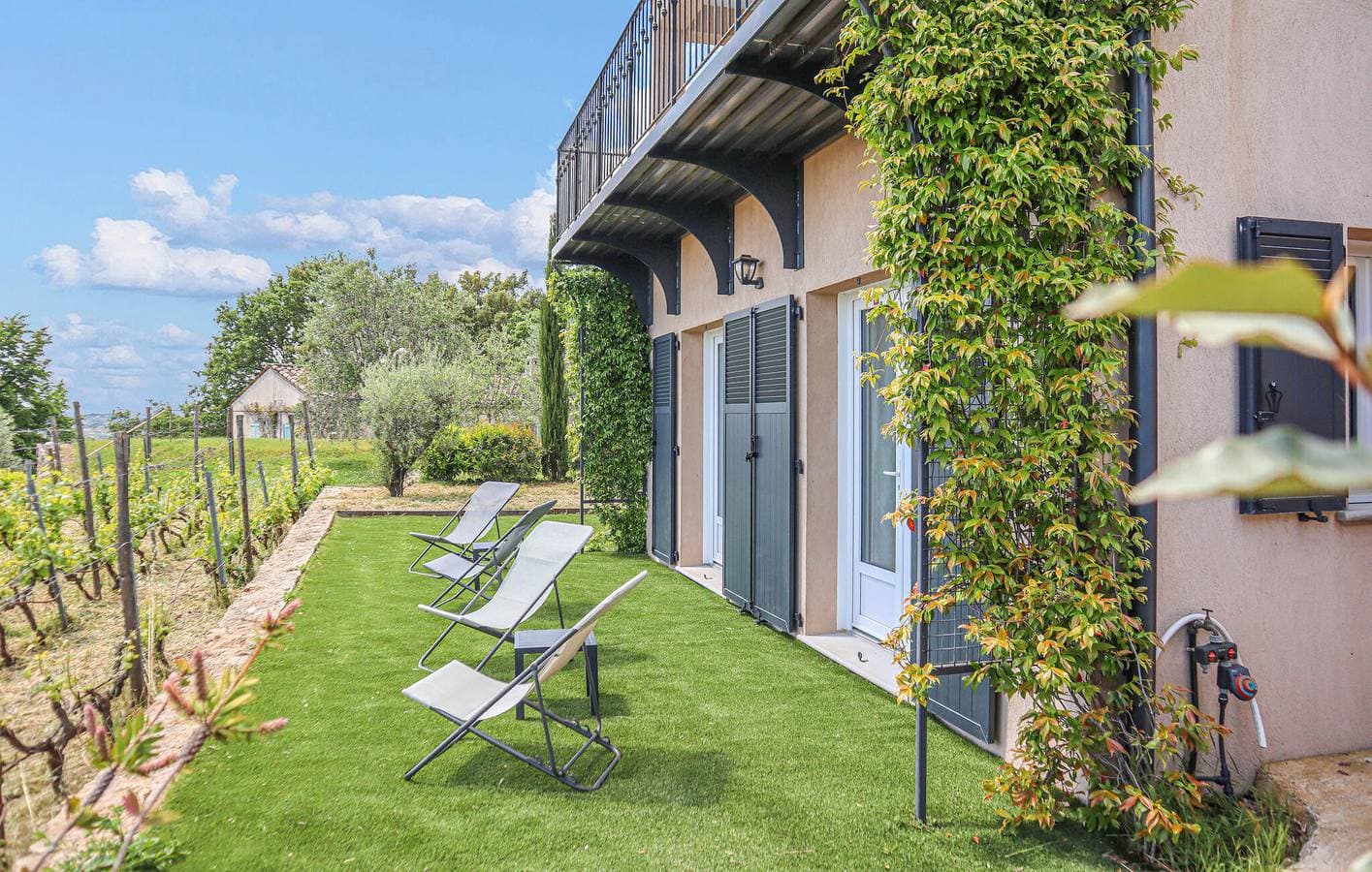 Foto 11 von 24: Gemütliche 1-Zimmer-Wohnung mit Terrasse in der Nähe des Stadtzentrums von Peymeinade