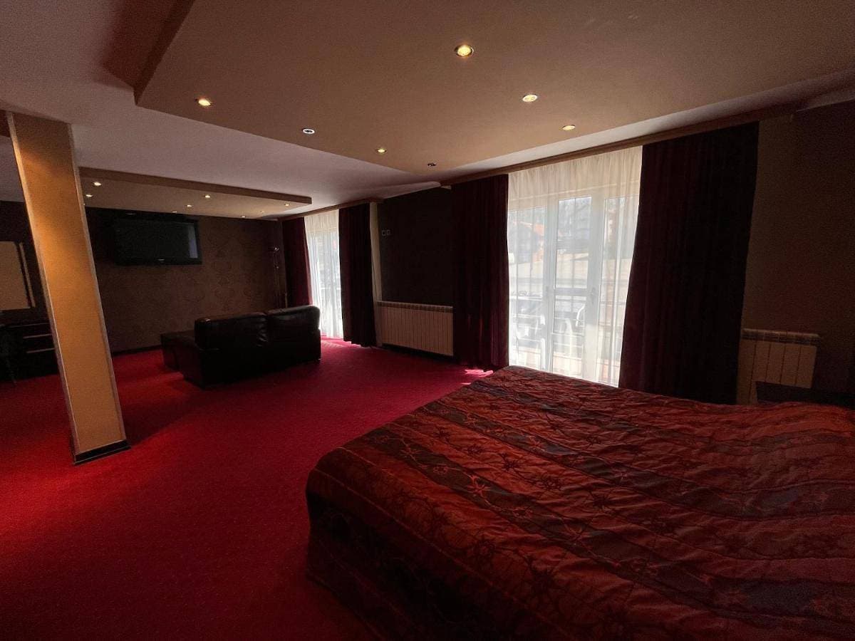 Foto 4 von 12: Double Room with Shower