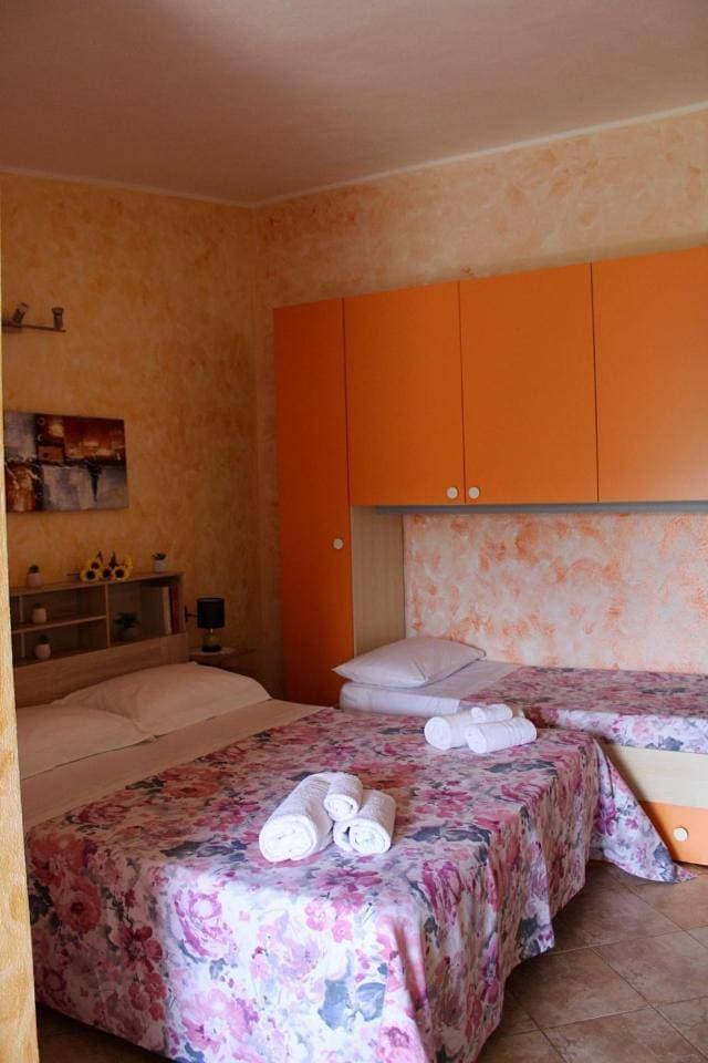 Foto 12 von 15: Triple Room with Private Bathroom
