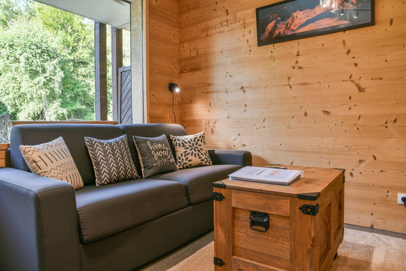 Foto 7 von 24: Ferienwohnung 'L'ourson' mit Bergblick, Gemeinschaftspool und Wi-Fi