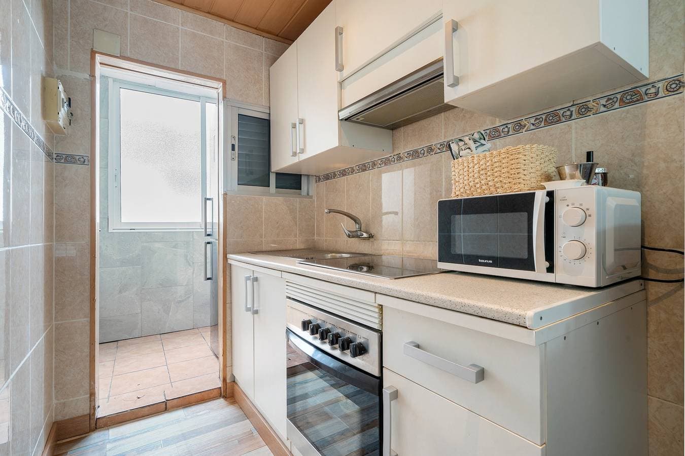 Foto 9 von 15: Ferienwohnung 'Petit Salou' mit Balkon, WLAN und Klimaanlage