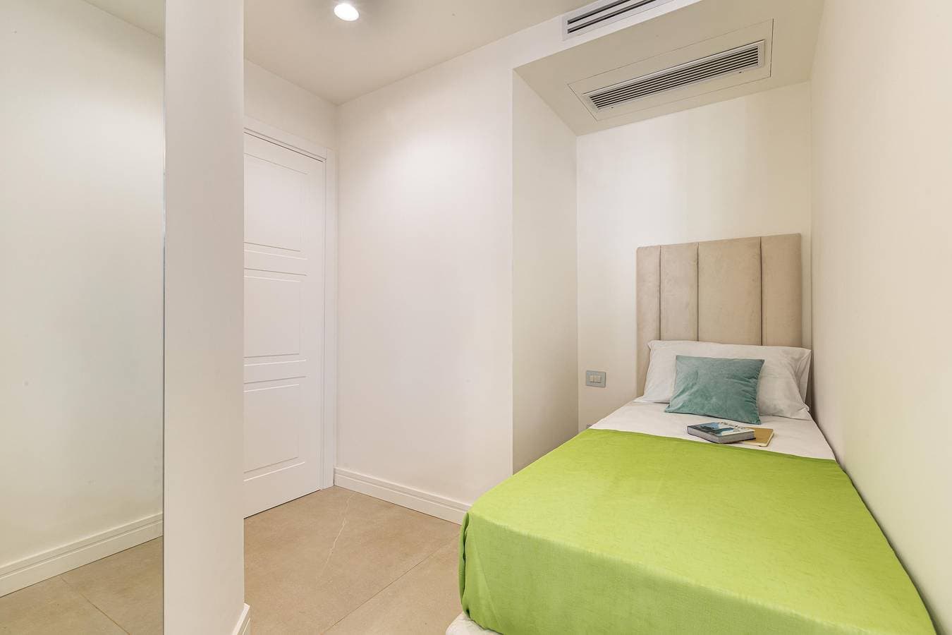 Foto 11 von 18: Zimmer für 3 Personen mit Whirlpool