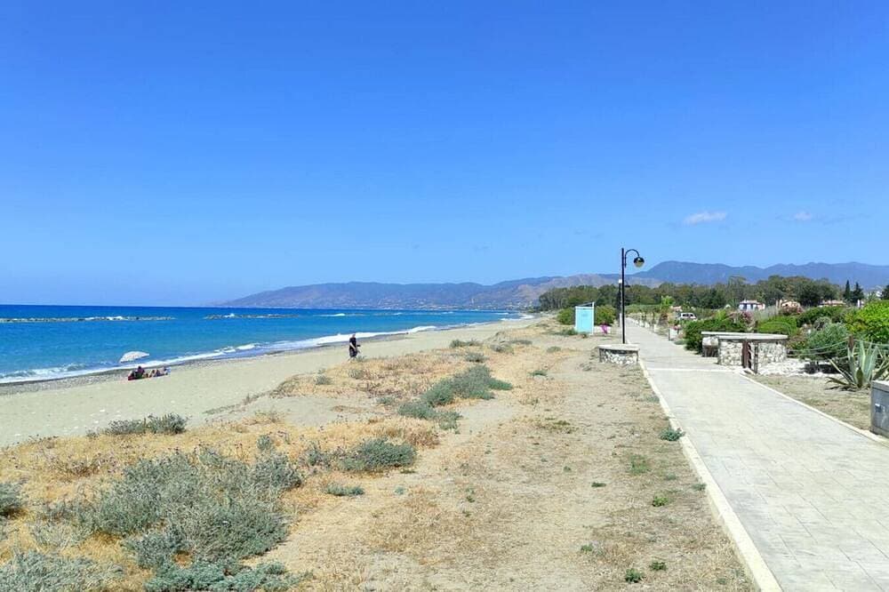 Foto 11 von 13: A charming bungalow with sea views and within 100 meter from the beach!