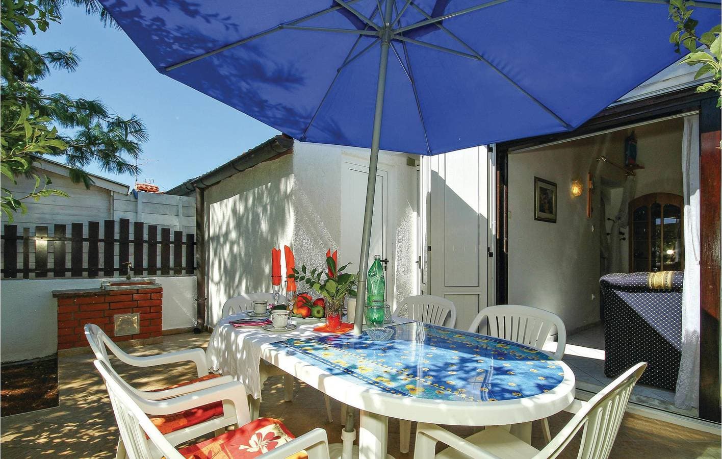 Foto 2 von 32: Charmante Ferienwohnung mit Terrasse, Klimaanlage und Parkplatz in der Nähe eines FKK-Strandes