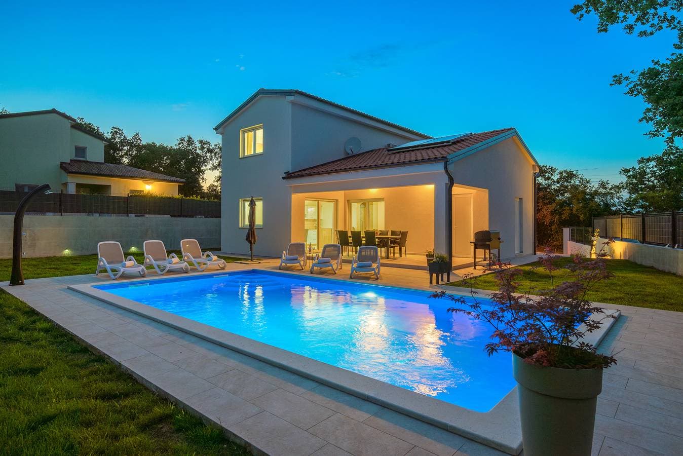 Charmante Villa mit Pool und Terrasse, nur wenige Schritte von Restaurants und dem Stadtzentrum entfernt 1