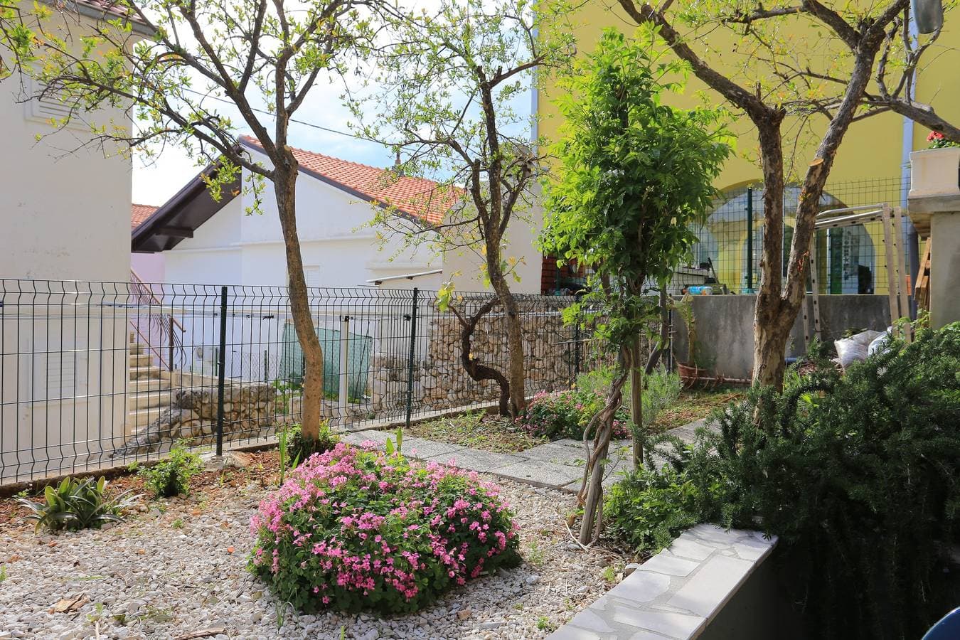 Foto 9 von 24: 1-Zimmer-Ferienwohnung mit Terrasse und Meerblick Nemira, Omis A-17039-a
