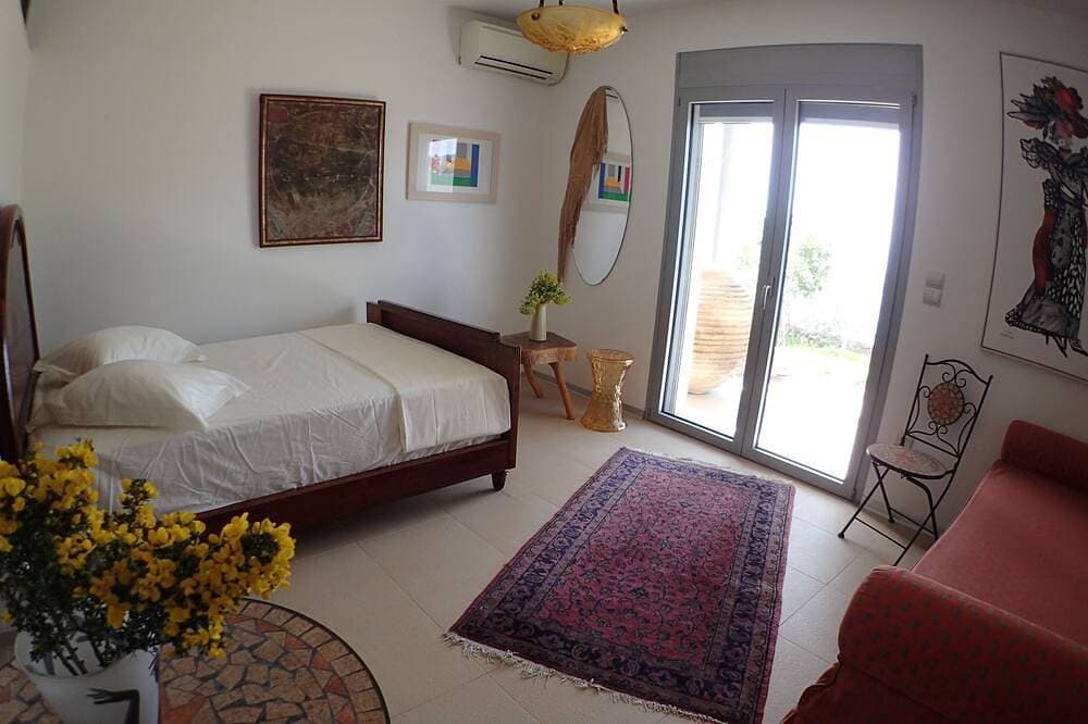 Foto 7 von 28: Spacious - Luxurious Art Villa Meerblick Mit Pool Und Herrlichem Sonnenuntergang!