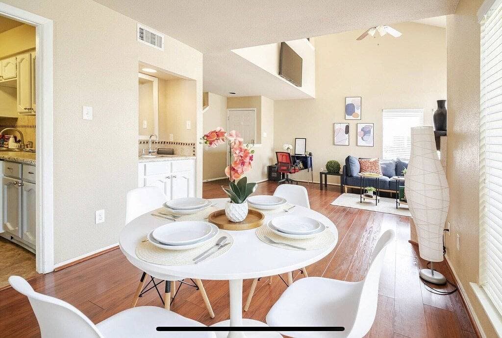 Foto 5 von 34: Park View, Warm and  Cozy Townhome