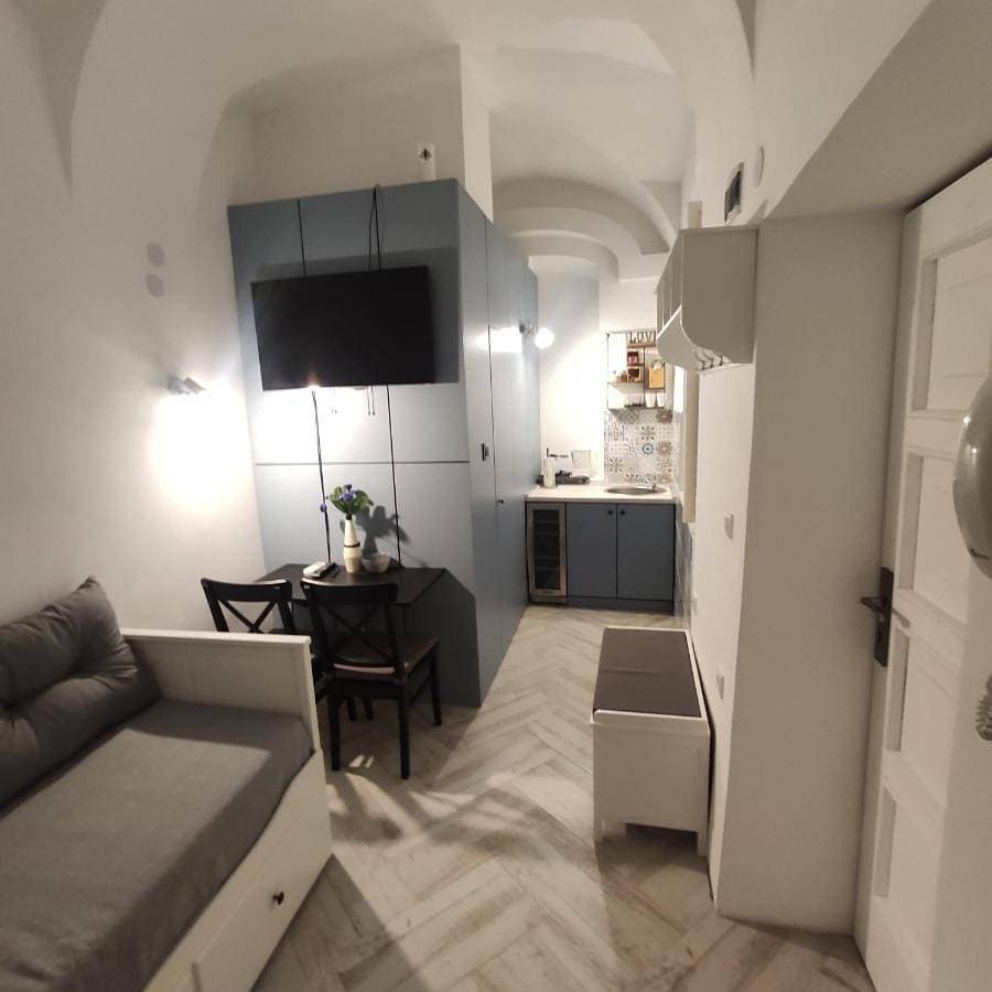 Room Angel 1