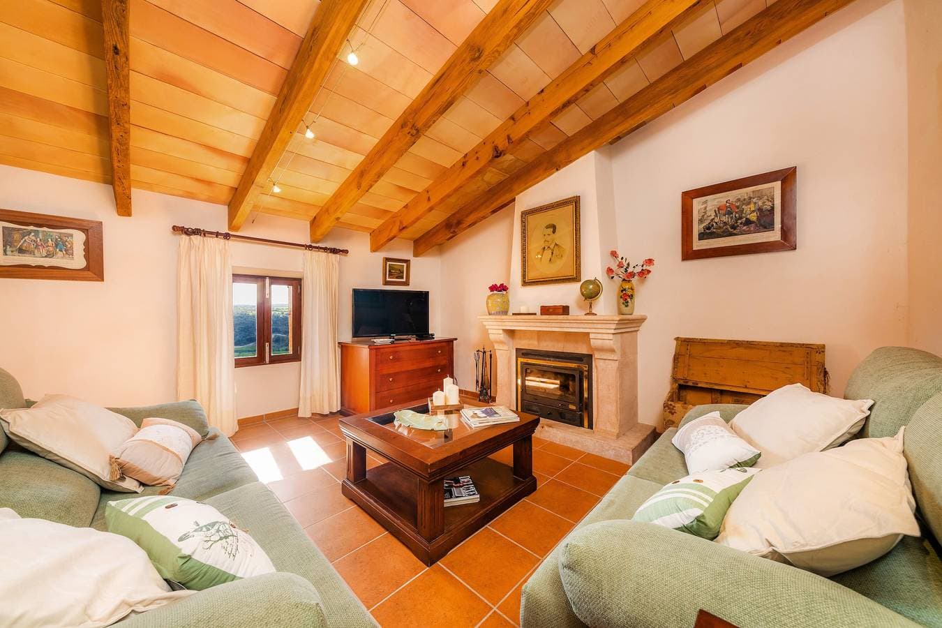 Foto 8 von 35: Ferienhaus 'Finca Ses Coves' mit Bergblick, privater Terrasse und WLAN