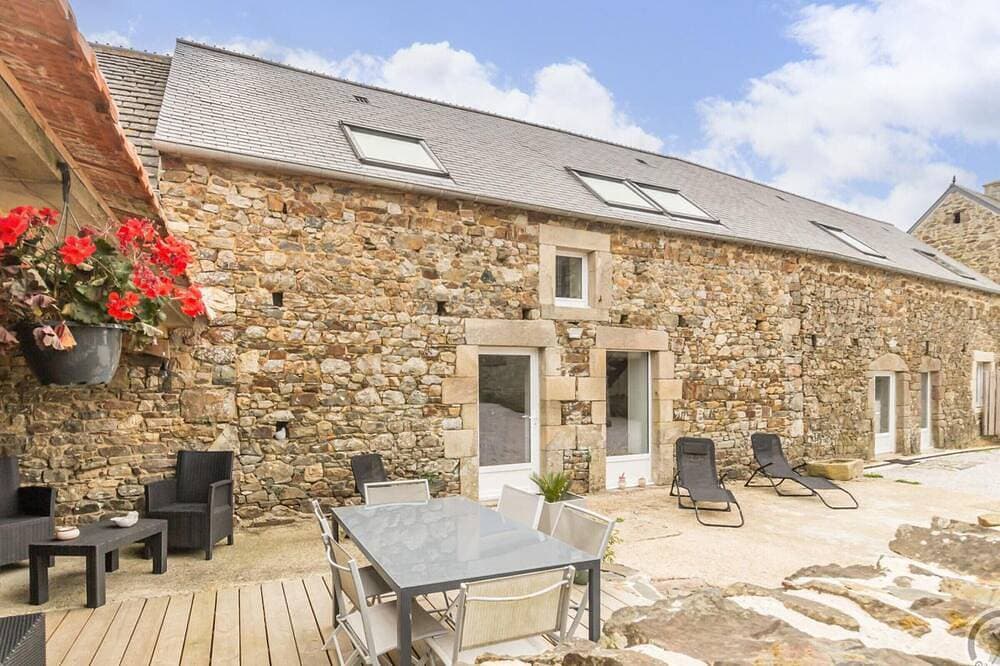 Charmantes Ferienhaus in La Hague mit privatem Garten, Haustiere erlaubt 1