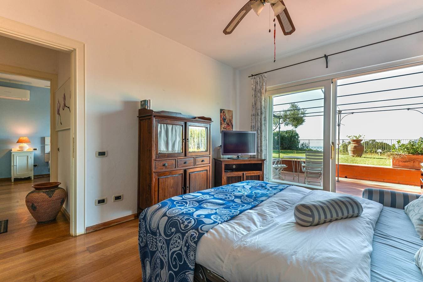 Foto 12 von 45: Villa 'Elba Offsite' mit Meerblick, Wi-Fi und Klimaanlage