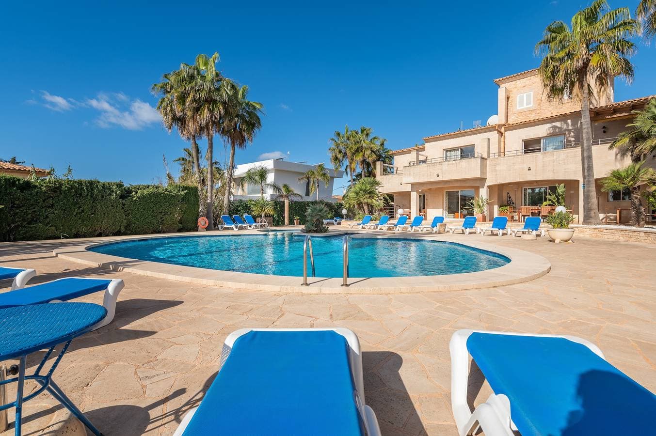 Foto 3 von 25: Ferienwohnung 'Residencial Planta Baja Vista Mar' mit Meerblick, Gemeinschaftspool und WLAN