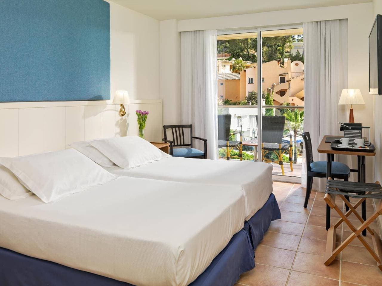 Foto 6 von 9: Double or Twin Room with Side Sea View