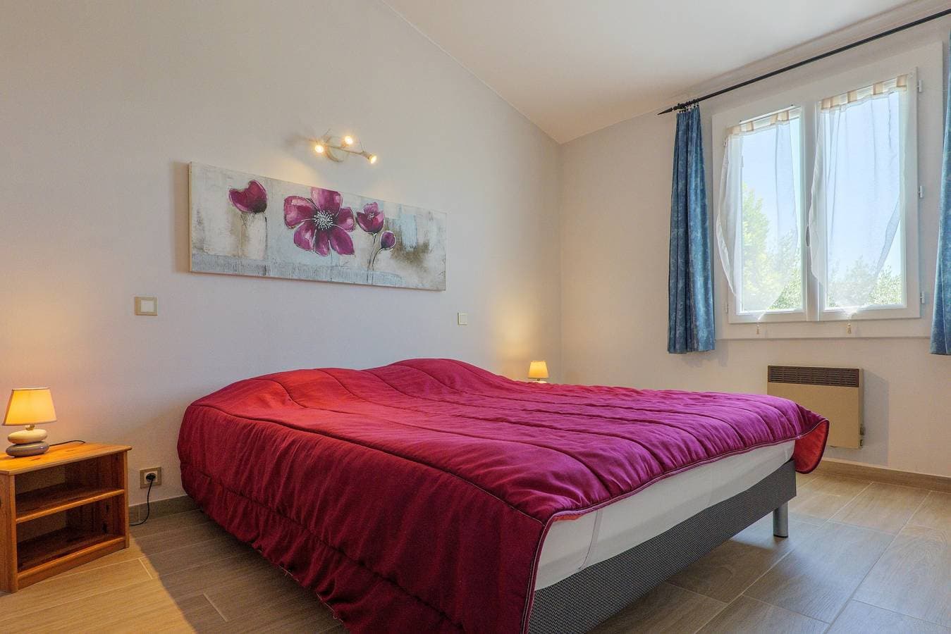 Foto 9 von 32: Ferienhaus „Le Murier - La Fontinelle“ mit Bergblick, Gemeinschaftspool, Klimaanlage