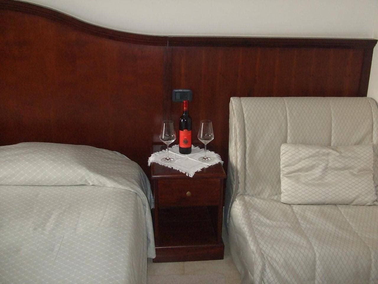 Foto 6 von 6: Economy Double or Twin Room