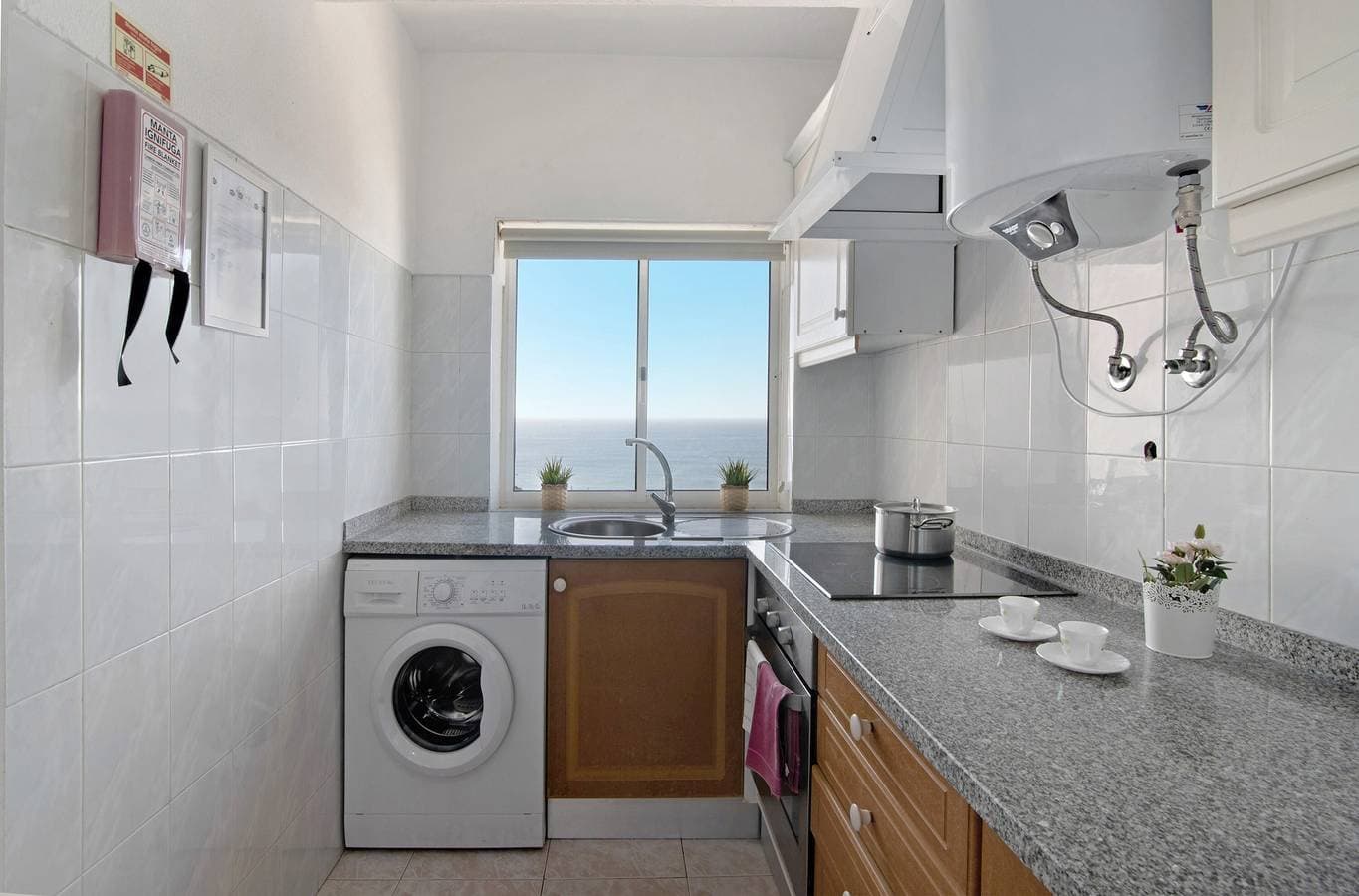 Foto 13 von 20: Apt. Estrela 606 direkt am Strand mit Meerblick, WLAN, Klimaanlage und Pool