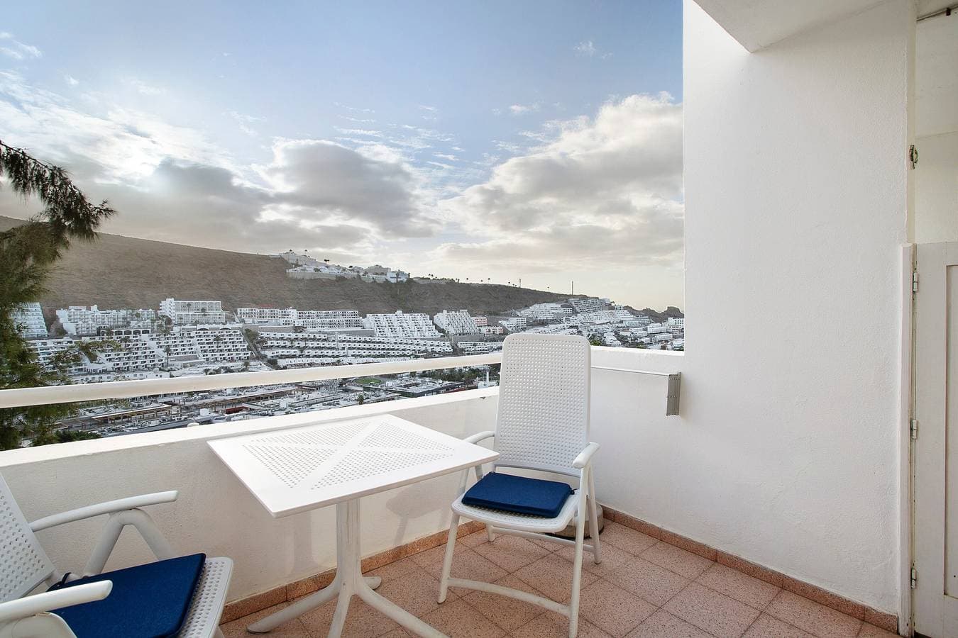Foto 3 von 35: Ferienwohnung 'Dreams' mit Meerblick, Gemeinschaftspool und WLAN