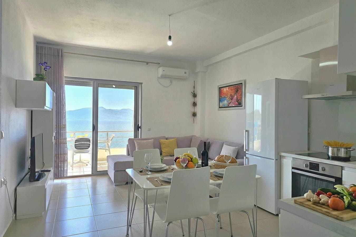 Foto 2 von 24: Panorama View Apartment In Saranda - 271