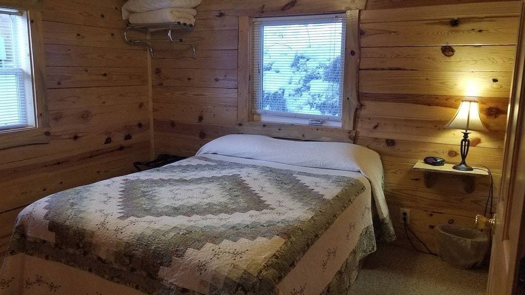 Foto 4 von 6: Sunset Ridge # 2 Custom Built Blockhaus in der Nähe von Mount Rushmore