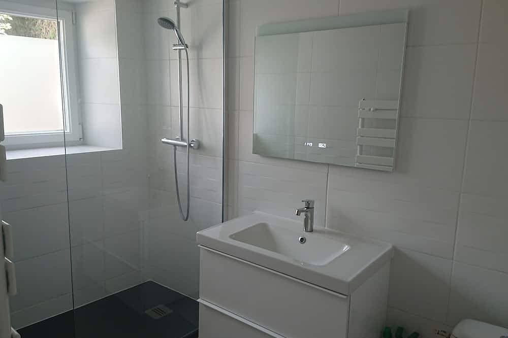 Foto 2 von 6: Newly renovated studio in the heart of town, separate kitchen