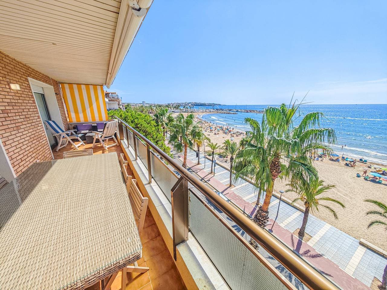 Geräumige Wohnung in Salou mit Parkplatz und Meerblickterrasse 1