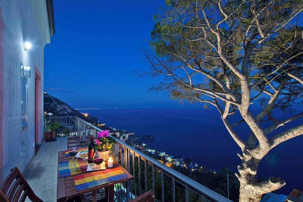 Foto 4 von 17: Zaffiro apartment with panoramic sea view between Amalfi and Positano