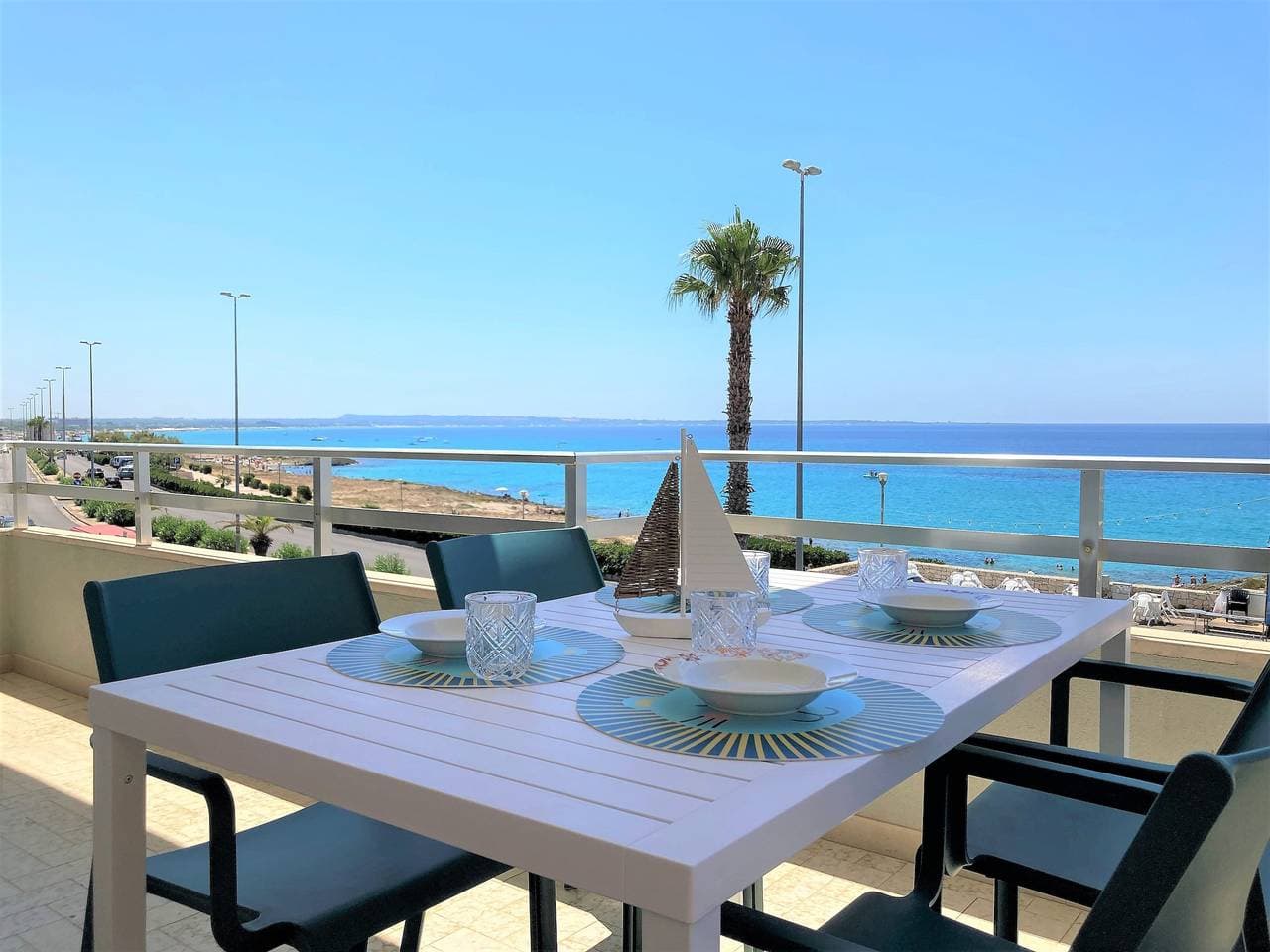 Foto 3 von 20: Ferienwohnung 'Gallipoli Waterfront' mit Meerblick, Balkon und Klimaanlage