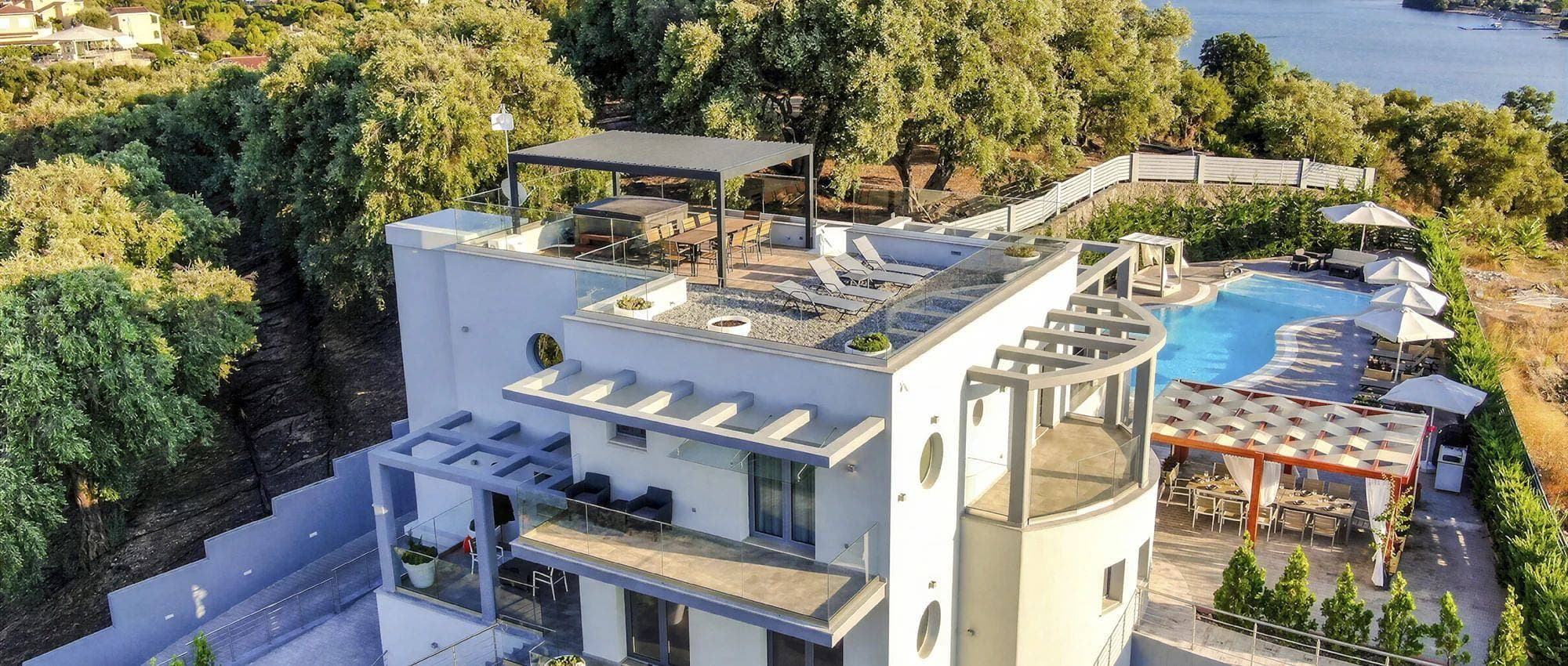 Foto 4 von 32: Villa für 12 Personen mit Balkon