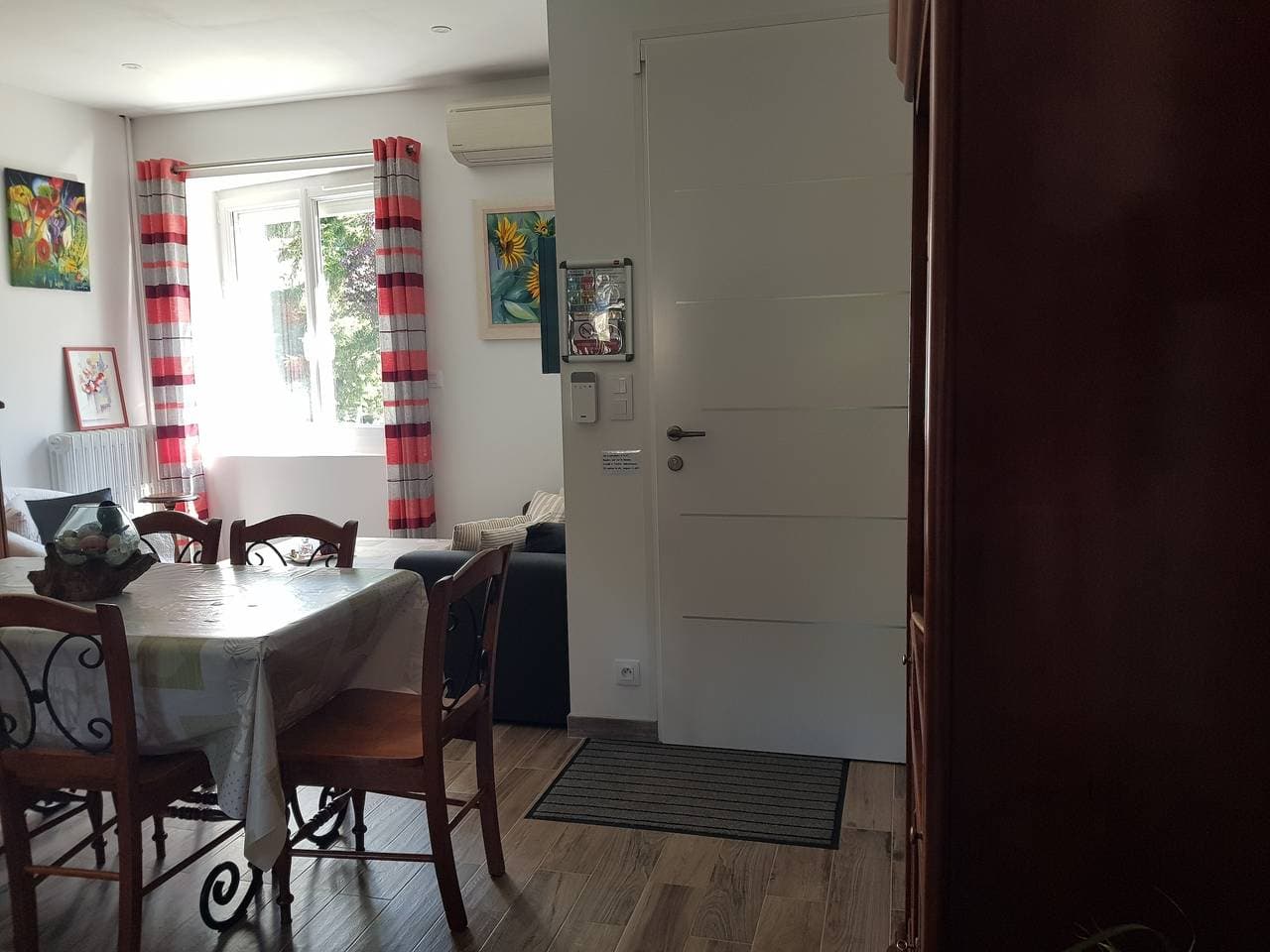 Foto 11 von 43: Landhaus 'Gîte Aux Tourterelles' mit Bergblick, WLAN und Klimaanlage