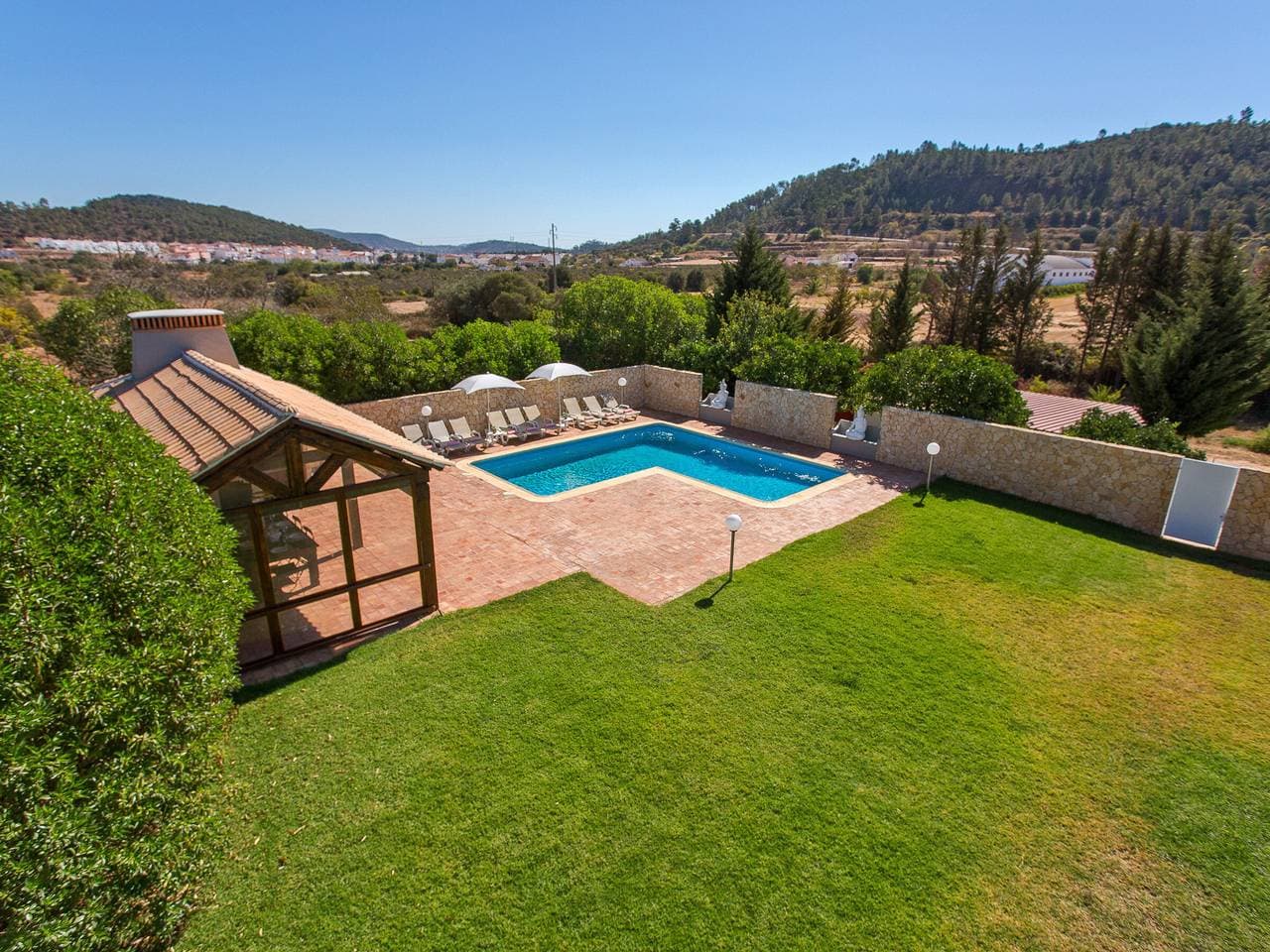 Foto 2 von 36: Villa mit privatem Pool und Klimaanlage - São Bartolomeu