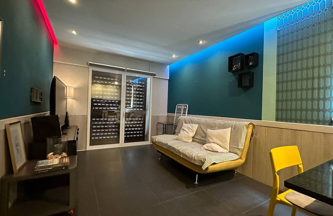 Foto 11 von 27: Apartamento T1 Caliços 600mt da Praia