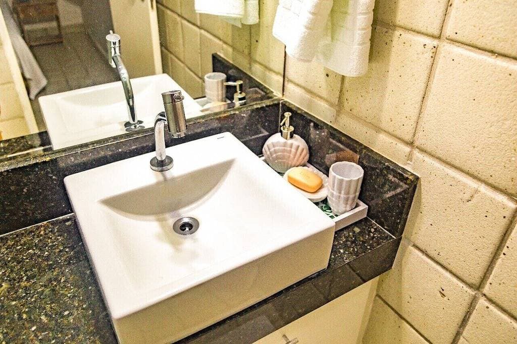 Haus Im Zentrum Von Porto!100 Meter vom Meer entfernt. 04 Zimmer. 02 Private Schwimmbäder 1