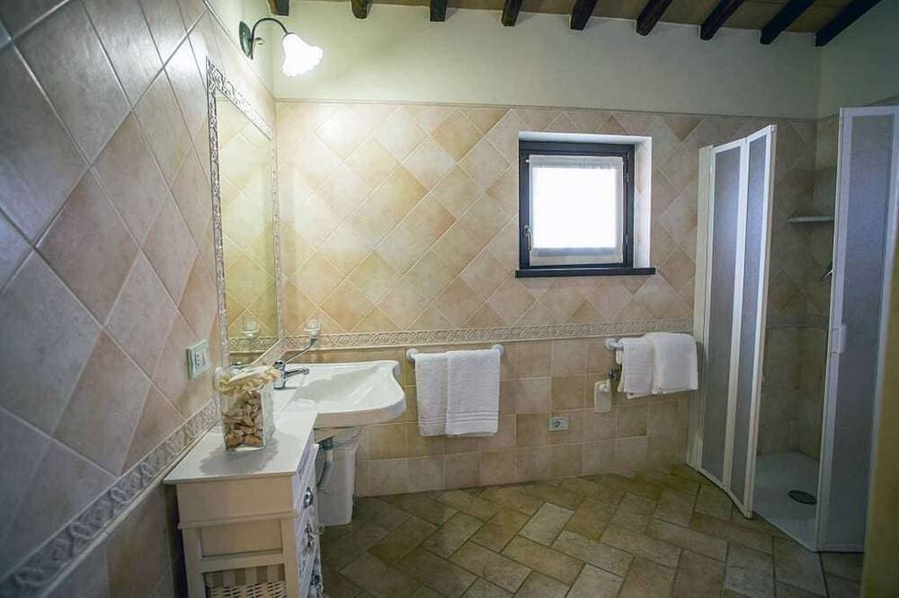 Foto 5 von 18: Fiordaliso Wohnung in Bauernhaus mit Garten und Pool