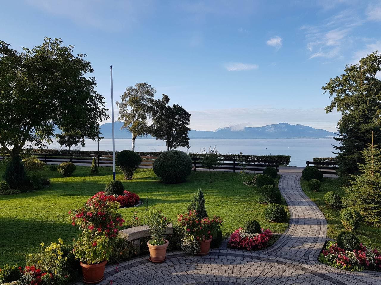 Foto 9 von 20: Pension Seeblick - Doppelzimmer mit Dusche/Wc und Balkon Nordseite