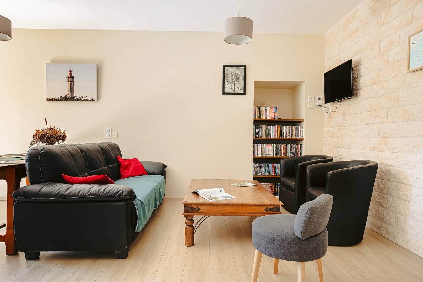 Foto 5 von 21: Gästezimmer „Ré“ – Helles Zimmer mit eigenem Bad auf der Île de Ré