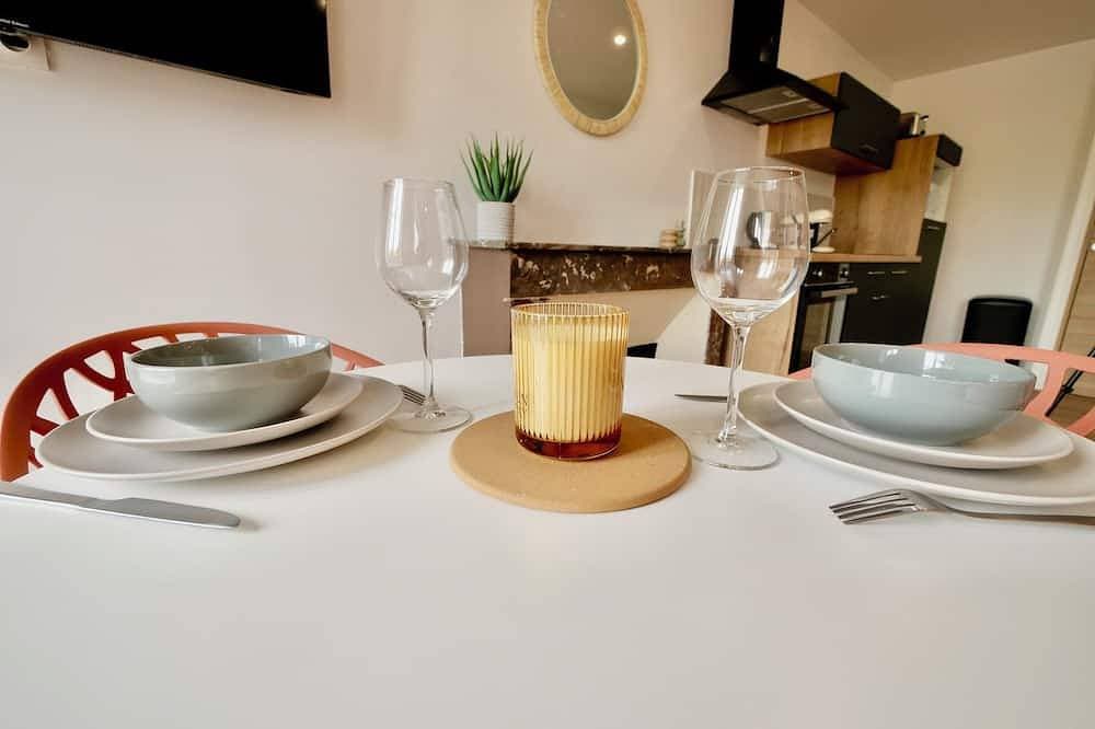 Foto 10 von 18: D-Day Suites carentanlocation.fr: Terra - Downtown / 2-minute walk from the train station