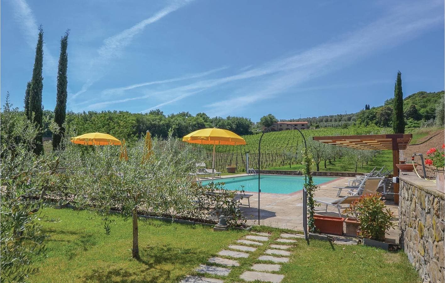 Foto 7 von 15: Paradies am Pool: Atemberaubende Aussicht und Parkplatz, 2,5 km von Torrente Trove River