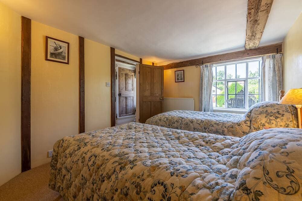 Foto 4 von 26: Das Holly Cottage ist ein denkmalgeschütztes Anwesen im Dorf Huntingfield.