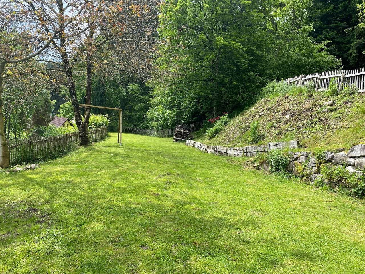 Foto 13 von 25: Mit viel Platz, Charme und eingezäunten Garten