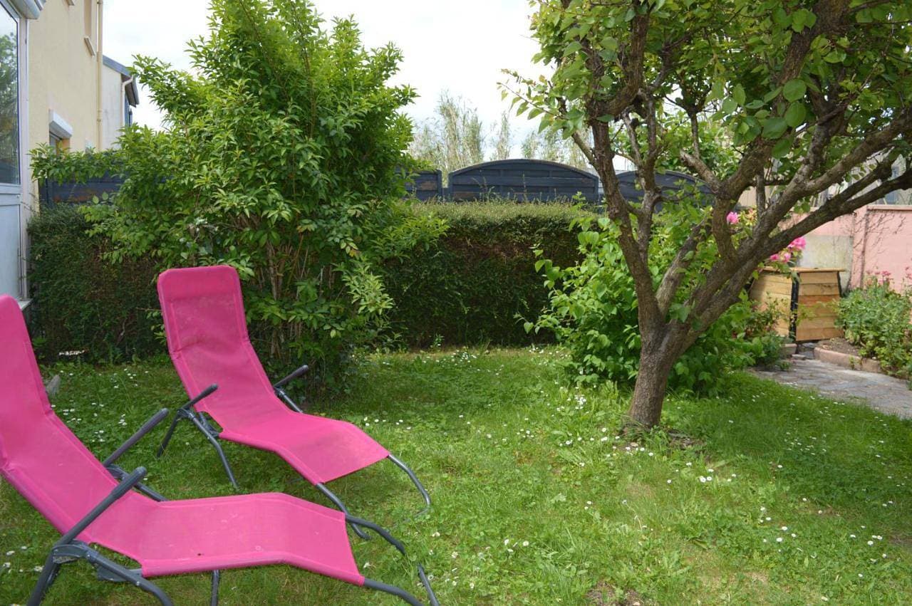 Foto 4 von 5: Three-Bedroom House