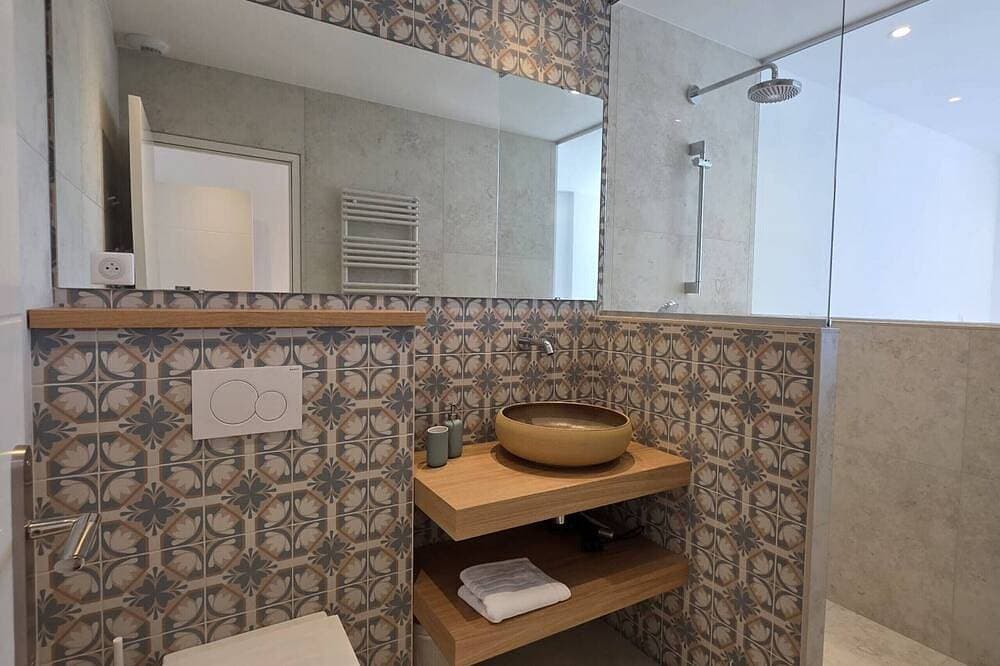 Foto 11 von 30: Elegant new villa just steps from the beach - Air conditioning